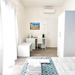 https://musumecis-rooms-catania.taorminaitalyhotels.com