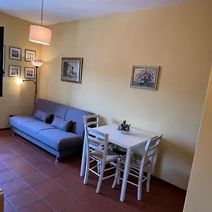 https://casa-gellera-via-nottolini-119.it-tuscanyhotel.com